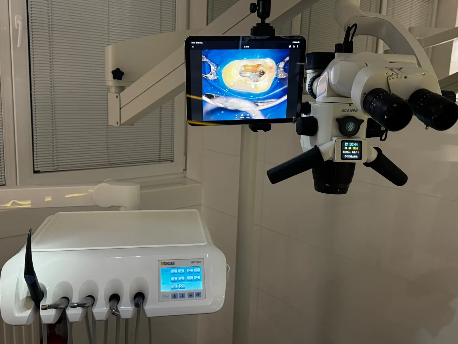 Стоматологічна установка Dentsply Sirona Intego