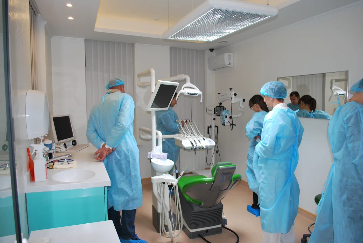 Masterclass with Live Surgery Broadcast — photo 2 of 4